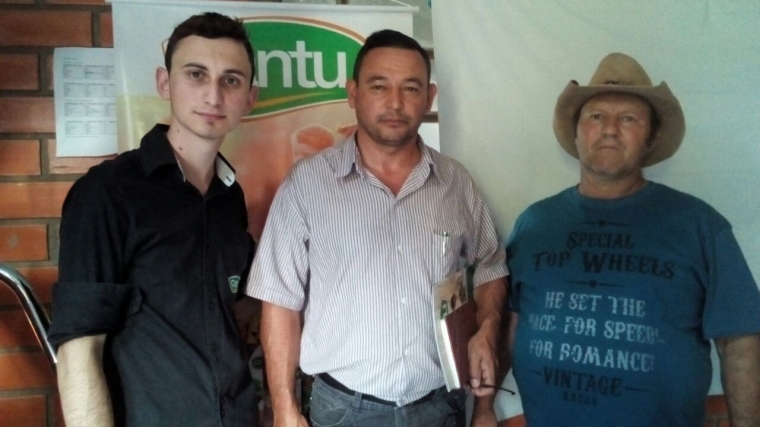 Associação Monjolo Busca conhecimento na produção de pepino conserva